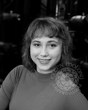 Olyvea B&W