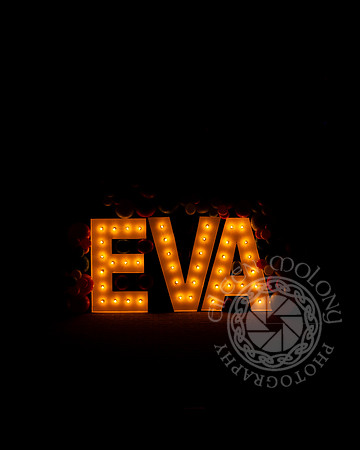 3V0A9723