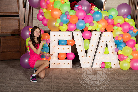 3V0A9728